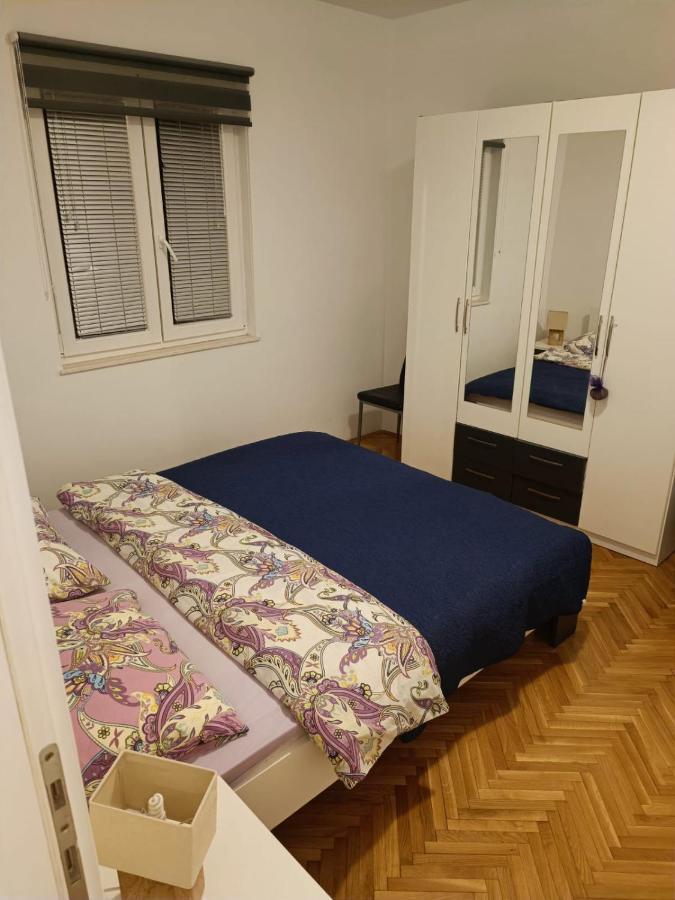 Apartments Josip Zrnovnica Екстер'єр фото